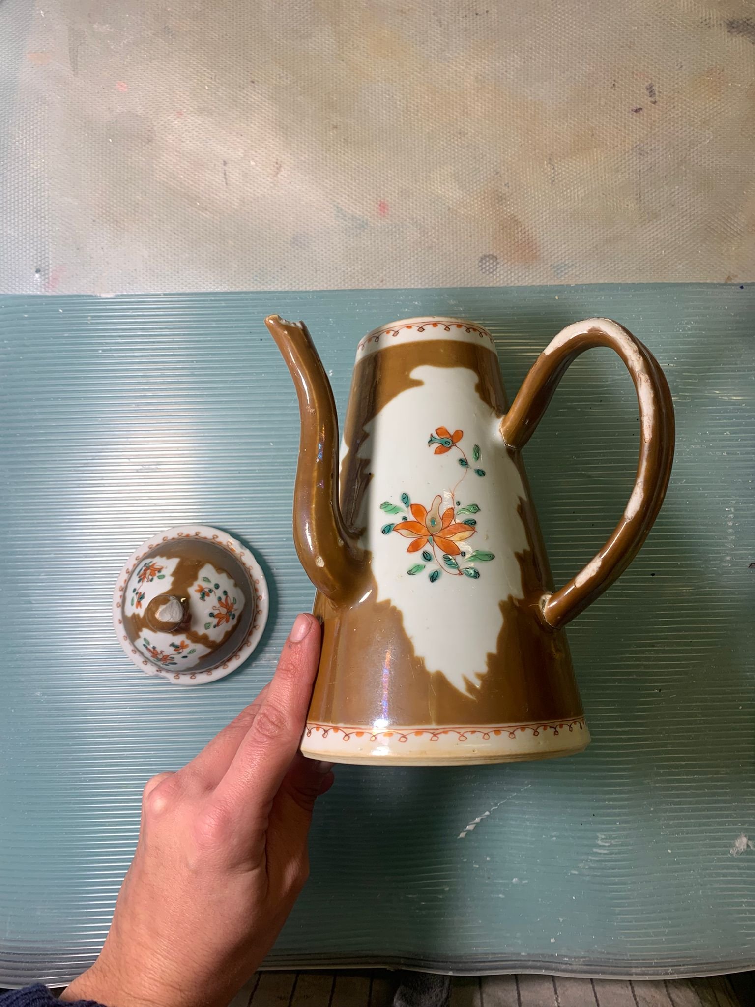 Cafeteira com decoração chocolate, antes de restauro