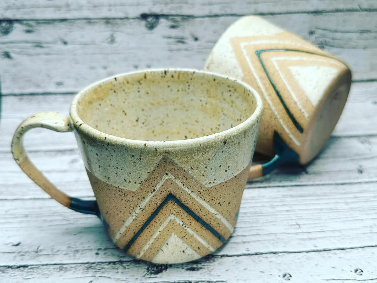 A fun pair. #quantalagusta #quantalagustapottery #womenwhomake #pottery #potterywheel #ceramic #ceramicsofinstagram