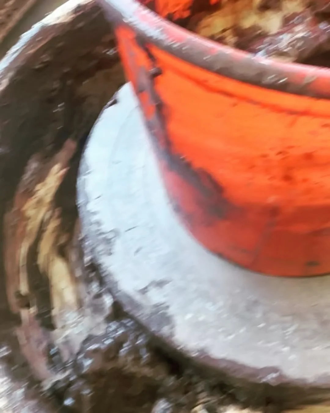 Whenever you hold a piece of handcrafted anything, keep in mind that there was probably a lot more that went into making it than you realized.
Studio cleaning day, stay tuned to see it spotless(ish)!
#quantalagusta #quantalagustapottery #womenwhomake