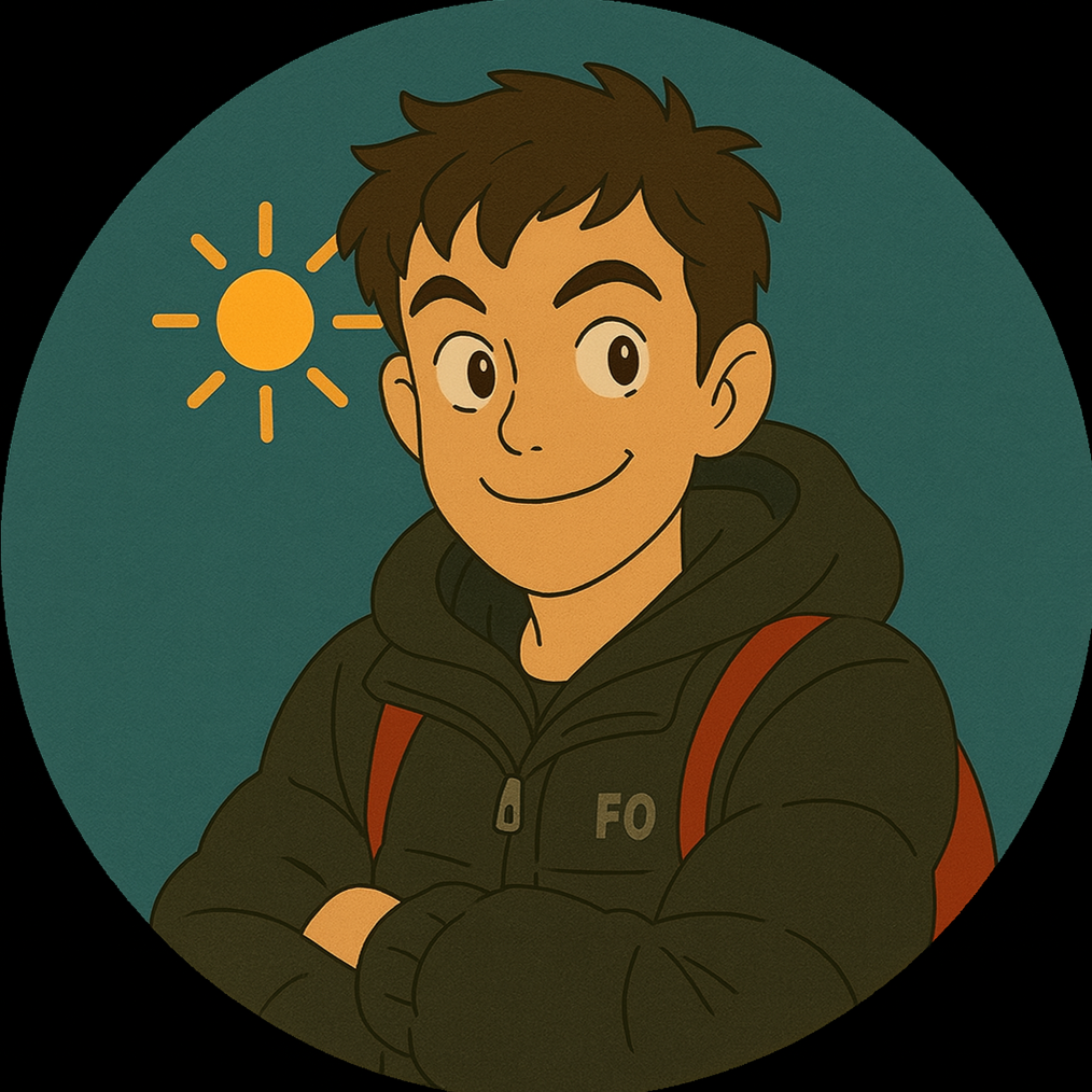 Cartoon-Illustration von Nico, einer jungen, männlich gelesenen Person mit braunen Haaren, schwarzem Hoodie und roten Rucksack, lächelnd in die Kamera schauend.