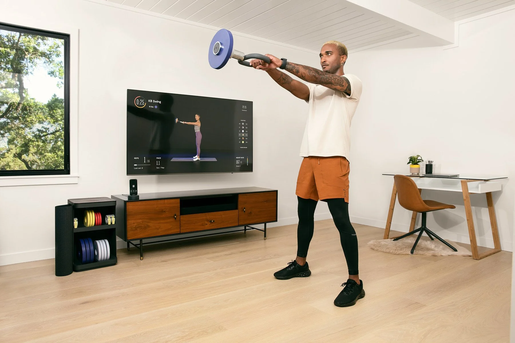 Fitness and Lifestyle photography for Tempo Interactive by San Francisco female photographer Gabriela Hasbun.