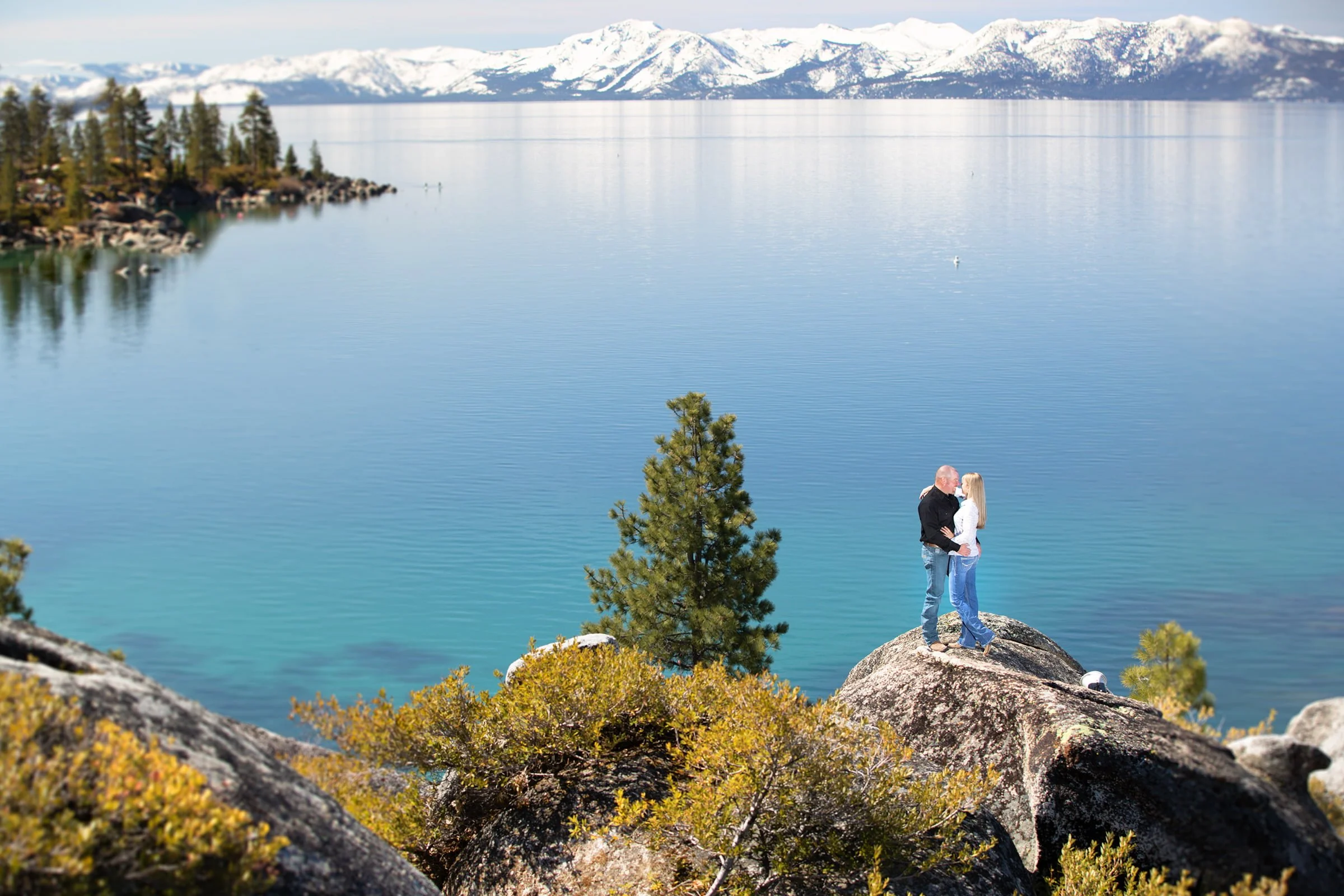 tahoe-in-winter-engagement-photos.jpg