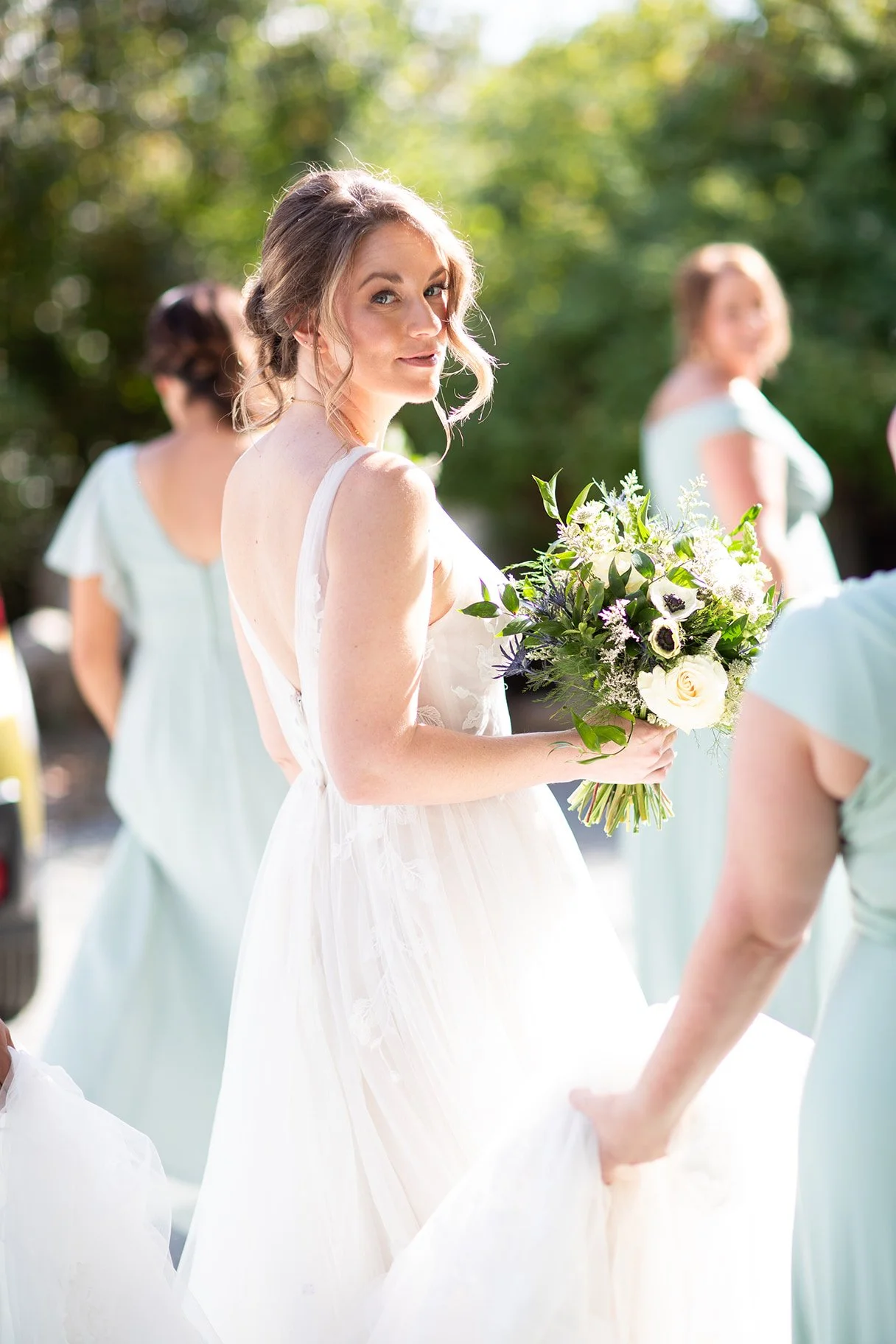 bride-posing-wedding-sonora.jpg