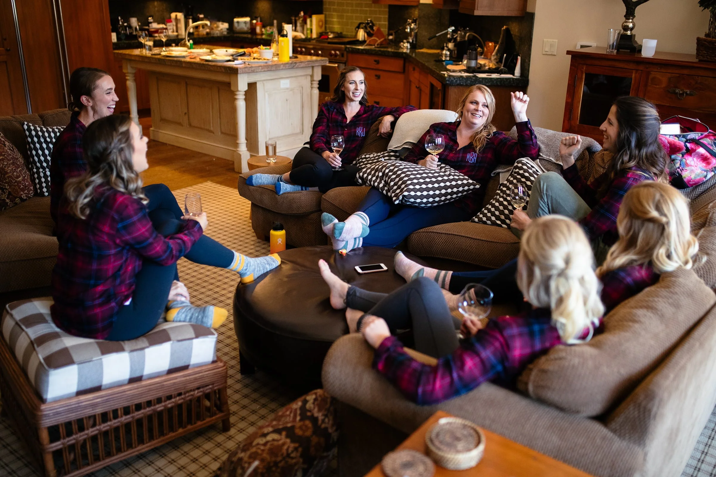 bridesmaids-at-wedding-in-Truckee.jpg