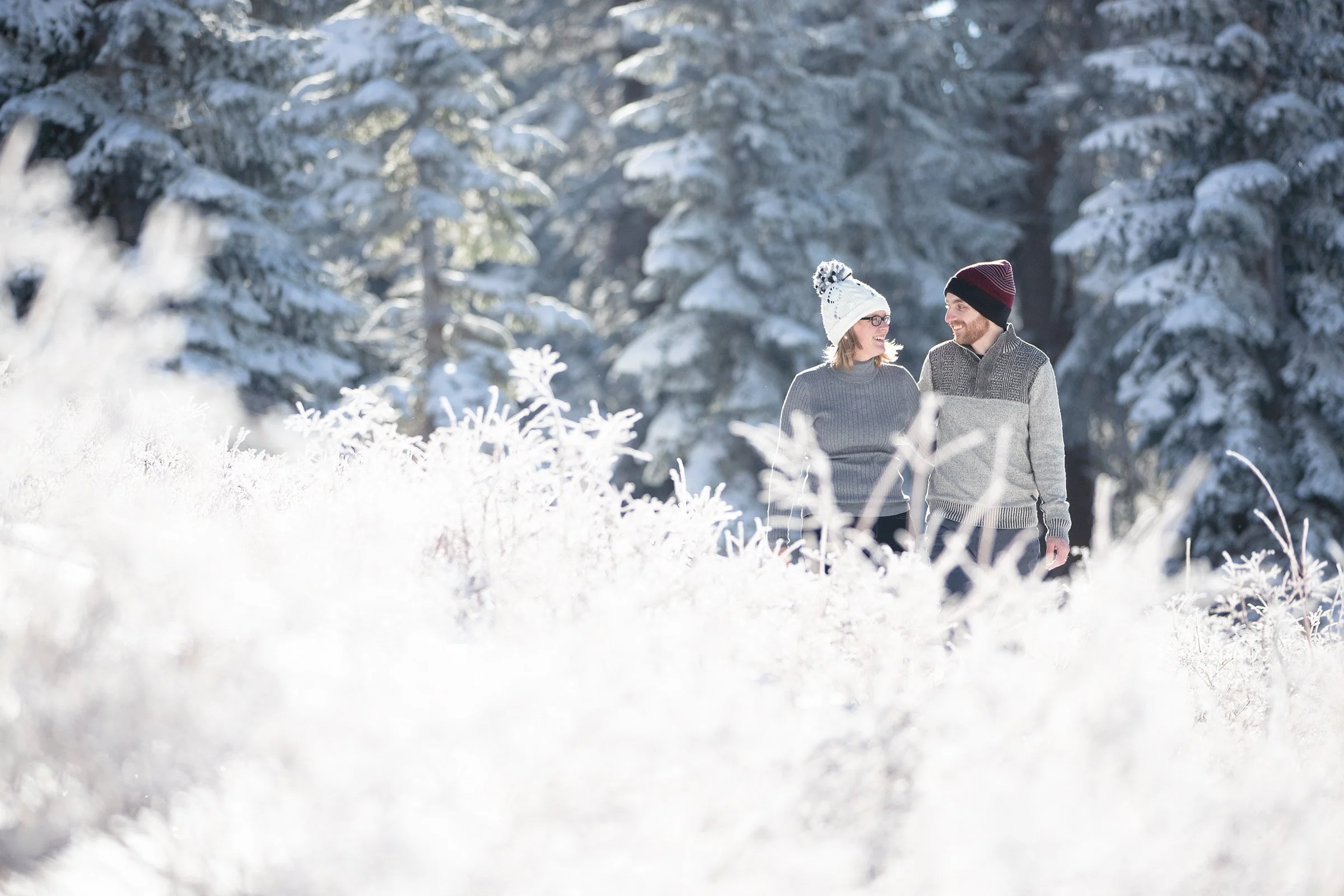 ouple-in-snow-engagement-pictures.jpg