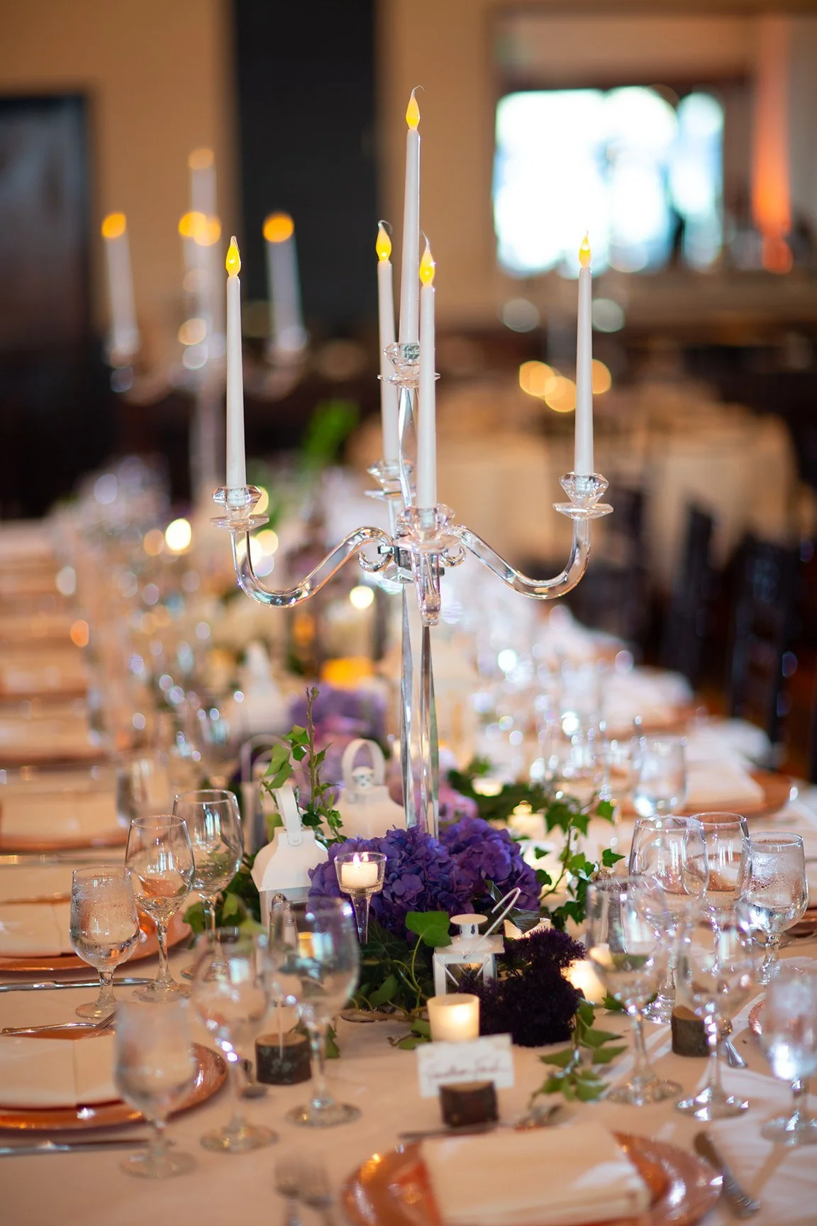 dding-table-center-piece.jpg