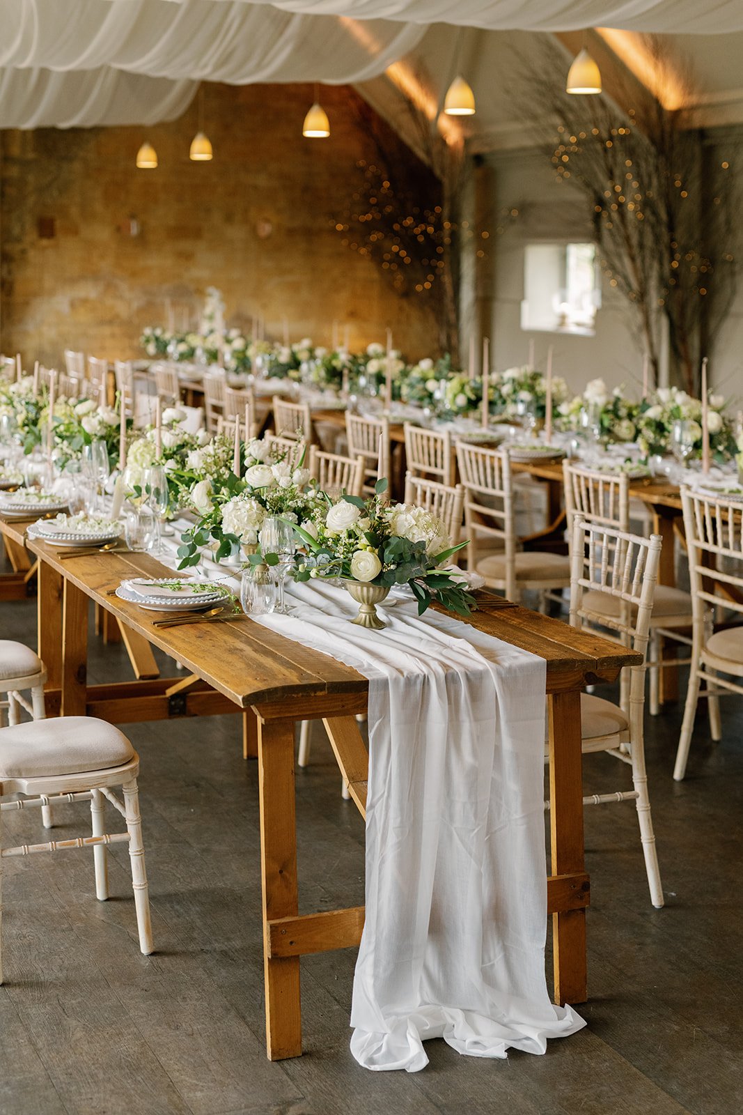 Refreshing green and white colour palette. With hydrangea and tulips
