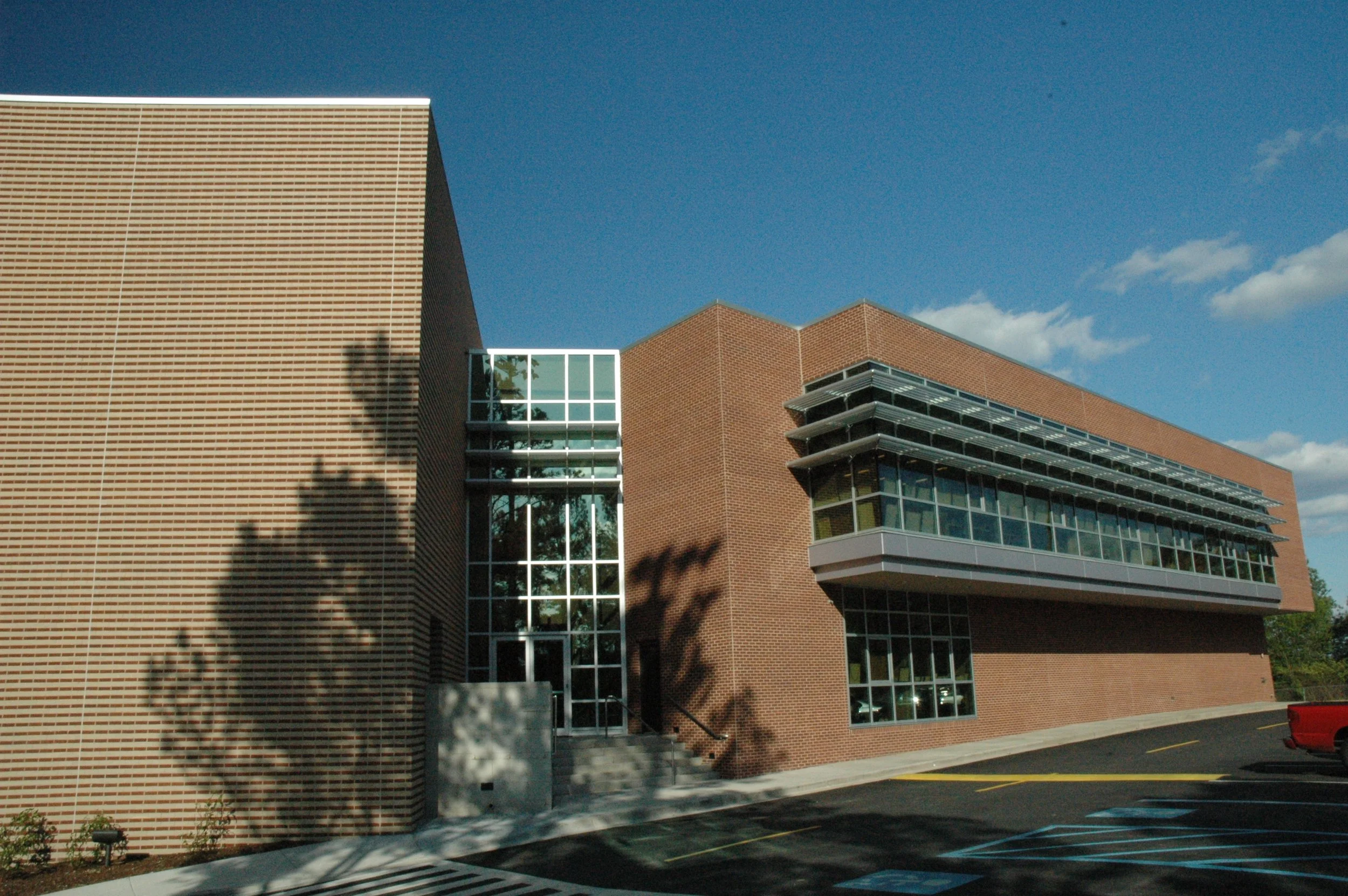 MOUNTAIN BROOK HIGH SCHOOL FINE ARTS CENTER