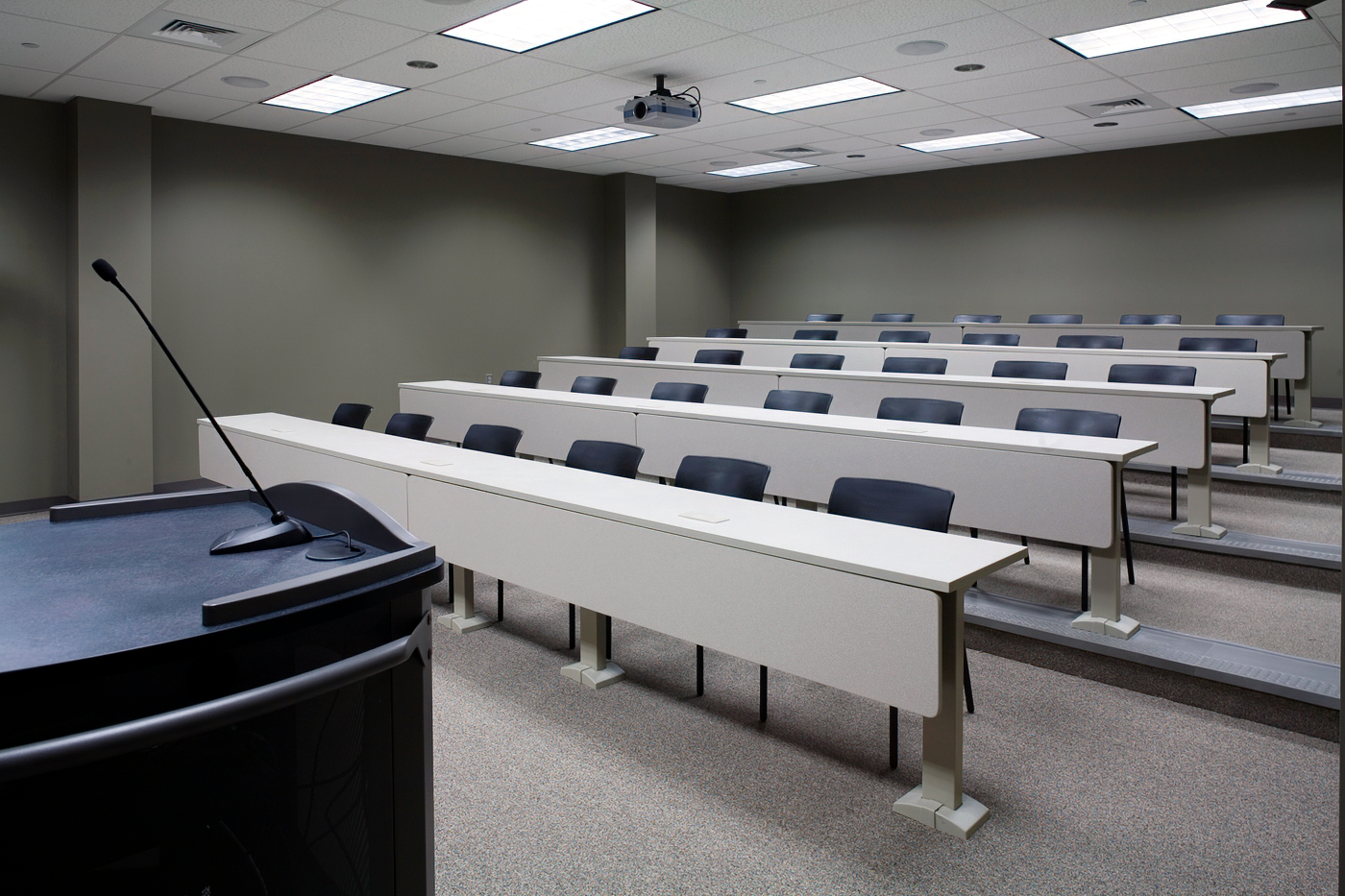 Pelham, AL Police Department's tiered lecture hall. project by B Group Architecture Inc.