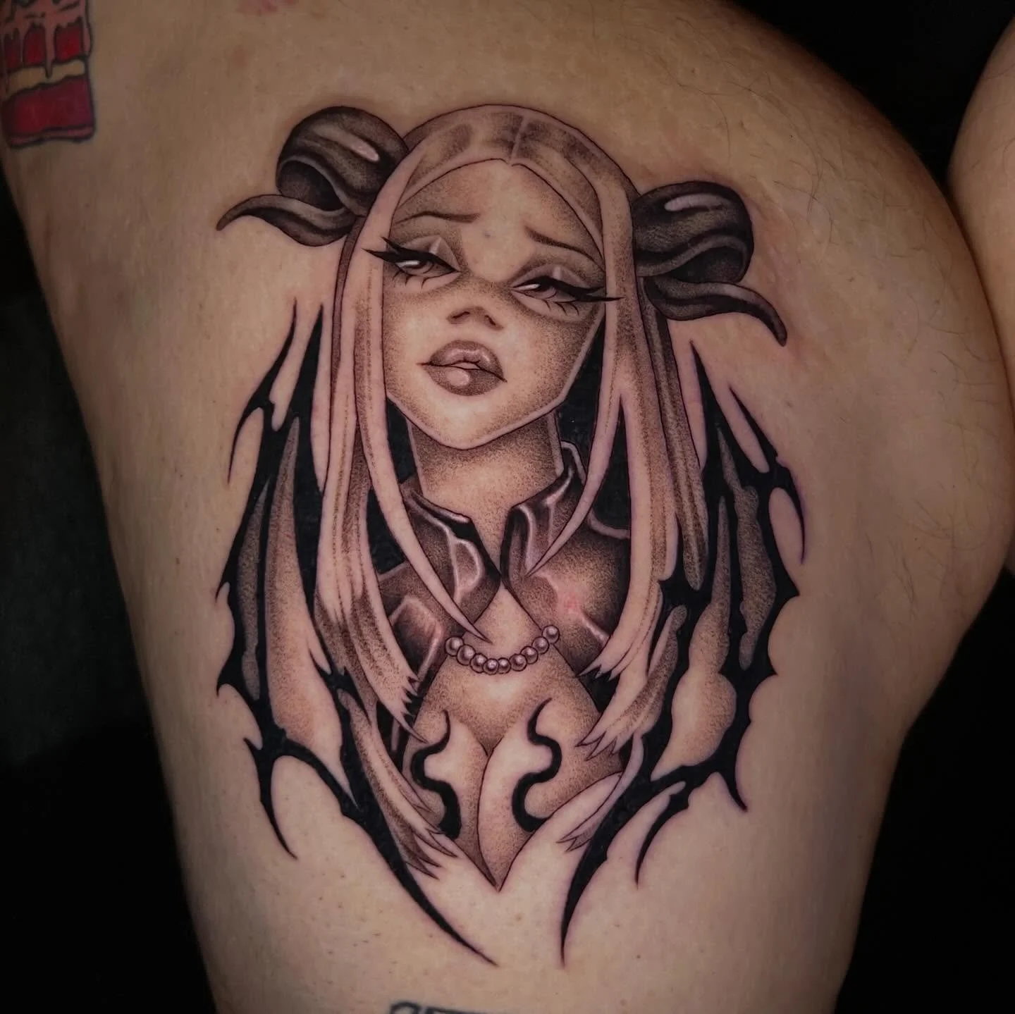 Succubus from my flat rate flash for Jillian who sat a little over 6 hours to get this done 🙌🏼 Thank you for helping fill the shop with laughs and for making the trip to see me🥰