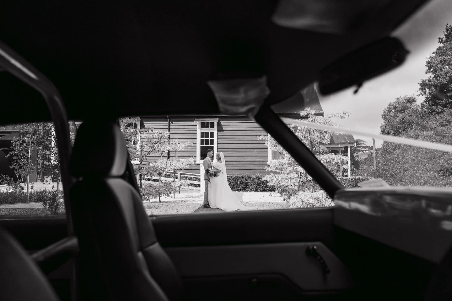 A defo fave in rotation for posing- especially if cars play an important part in your day 🥰

Vendor love
Content Creation: @dearbridesnz
Florals: @pineapplesage_florist
Venue: @487estate
Brides Dress: @heracouture
Bridesmaids dresses: @billy_j_store