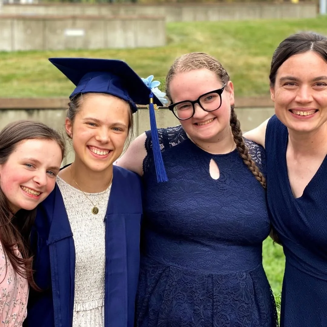 Photo dump from AuthorCon 2025. 🫶🏻 📷

I left a piece of my heart in St. Louis with my found family in @authorconservatory. I've longed to hug these people for two years, and last week, my dreams came true. 

Some highlights 🤍
&bull; Meeting my wr