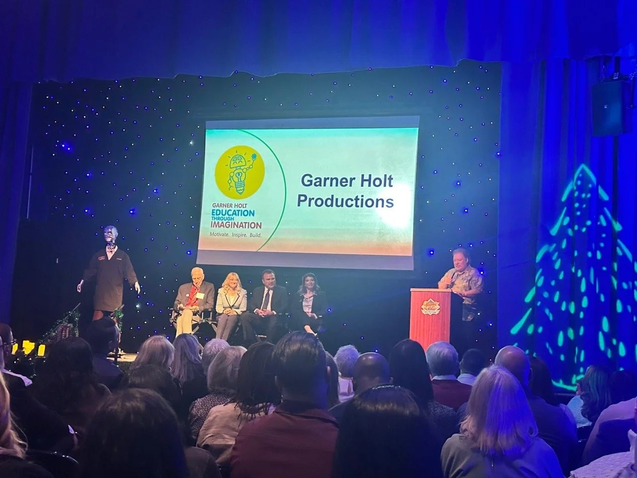 09d1623d-91be-4aa6-a90a-3f7142299b11 Large.jpeg