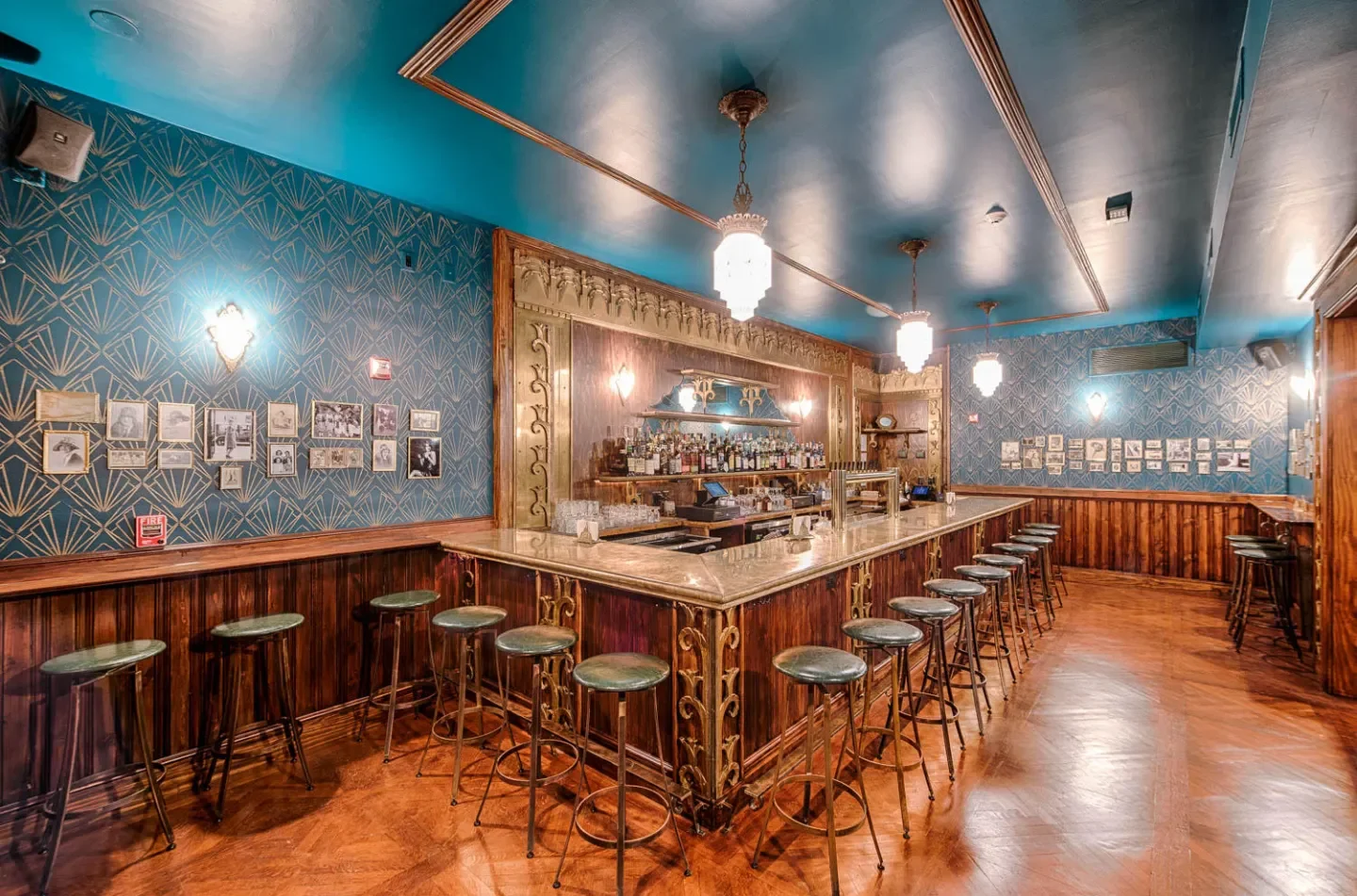 Gaslight_Tavern_DC_main_bar.webp