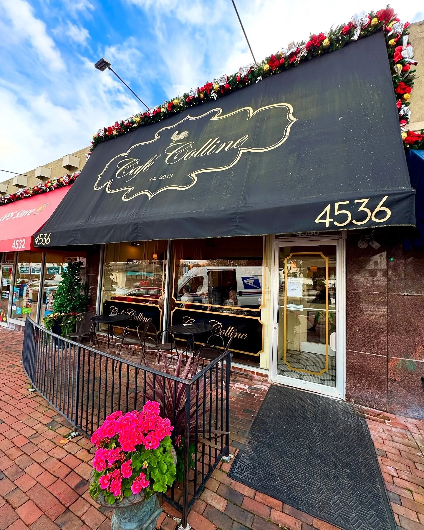 CAFÉ  COLLINE (ARLINGTON, VA)