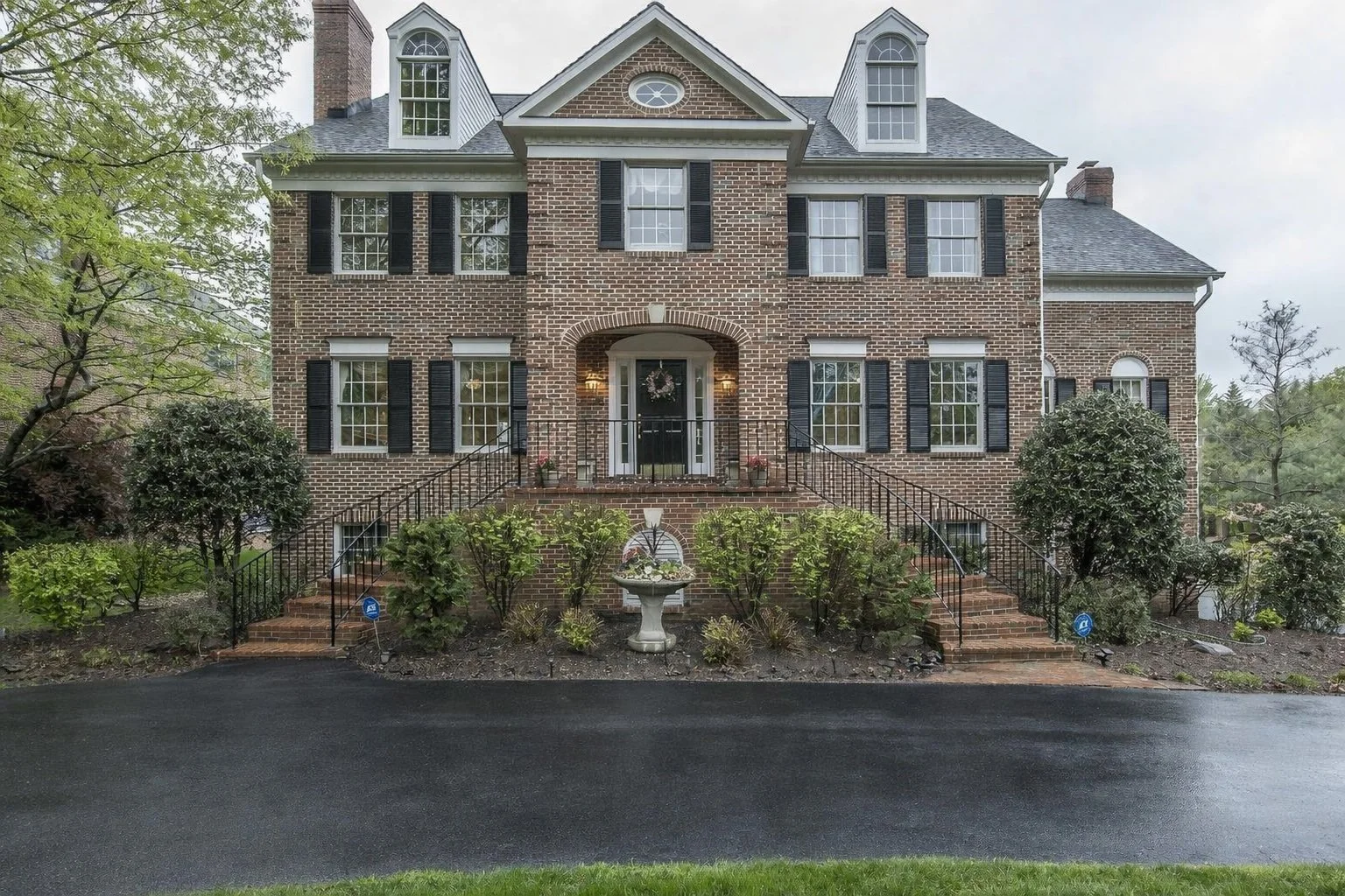 MT Vernon Brick Mansion Front