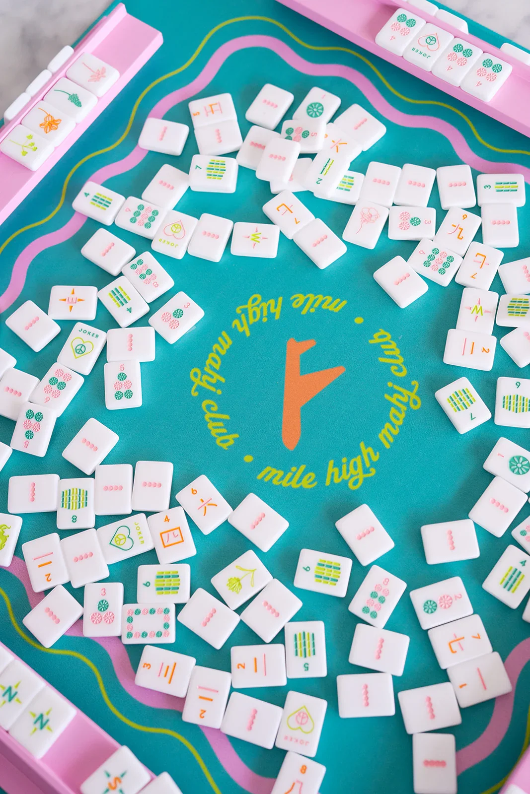 Peace Love Mahjong - Vibrant Vibes Mile High Mahj Travel Tiles Set