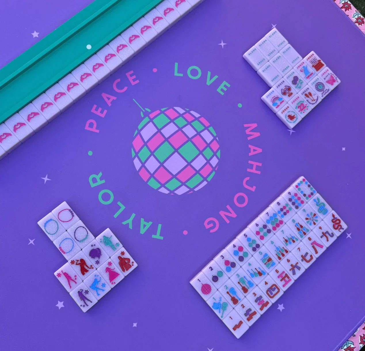 Peace Love Mahjong - Taylor's Tiles