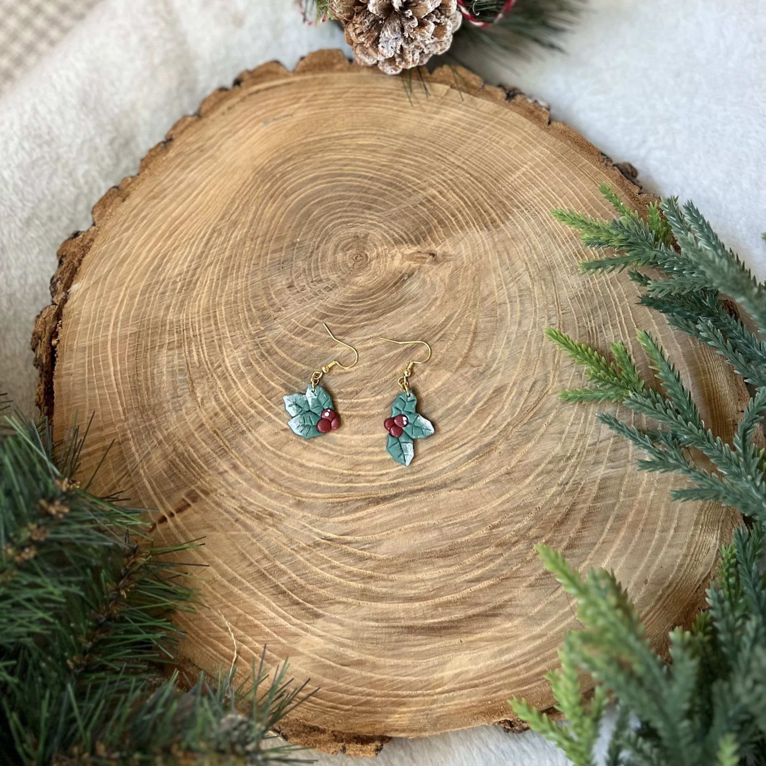 holly berry mismatch 2.jpeg