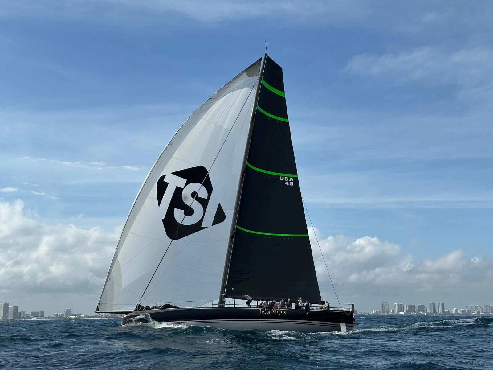 Bella Mente First to Finish & Breaks Nassau Cup Record