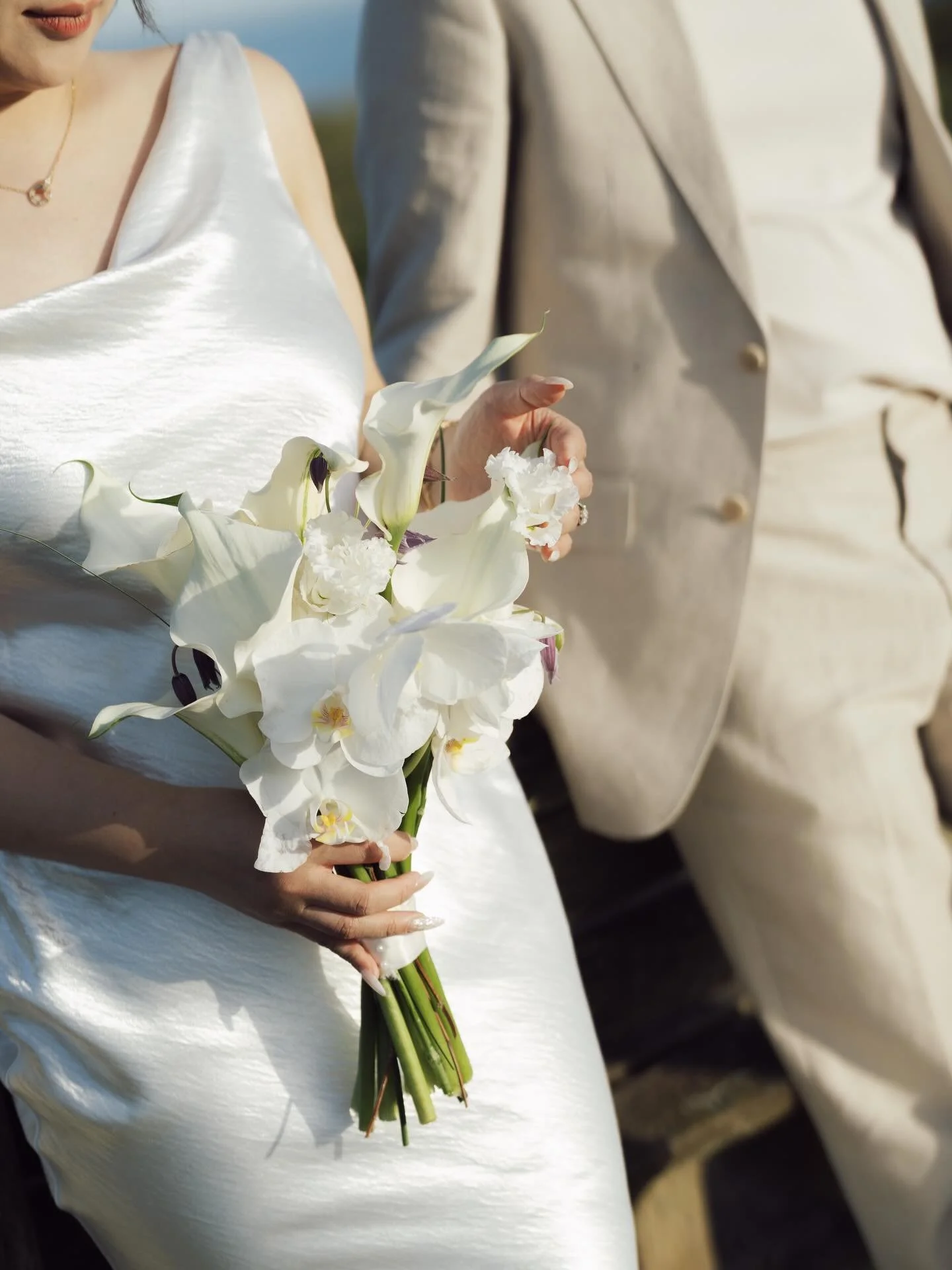 Calla lilies are one of my favorite blooms in bridal bouquets &mdash; their straight, elegant lines softened by a gentle wave.

photo by @rivertalk_photo