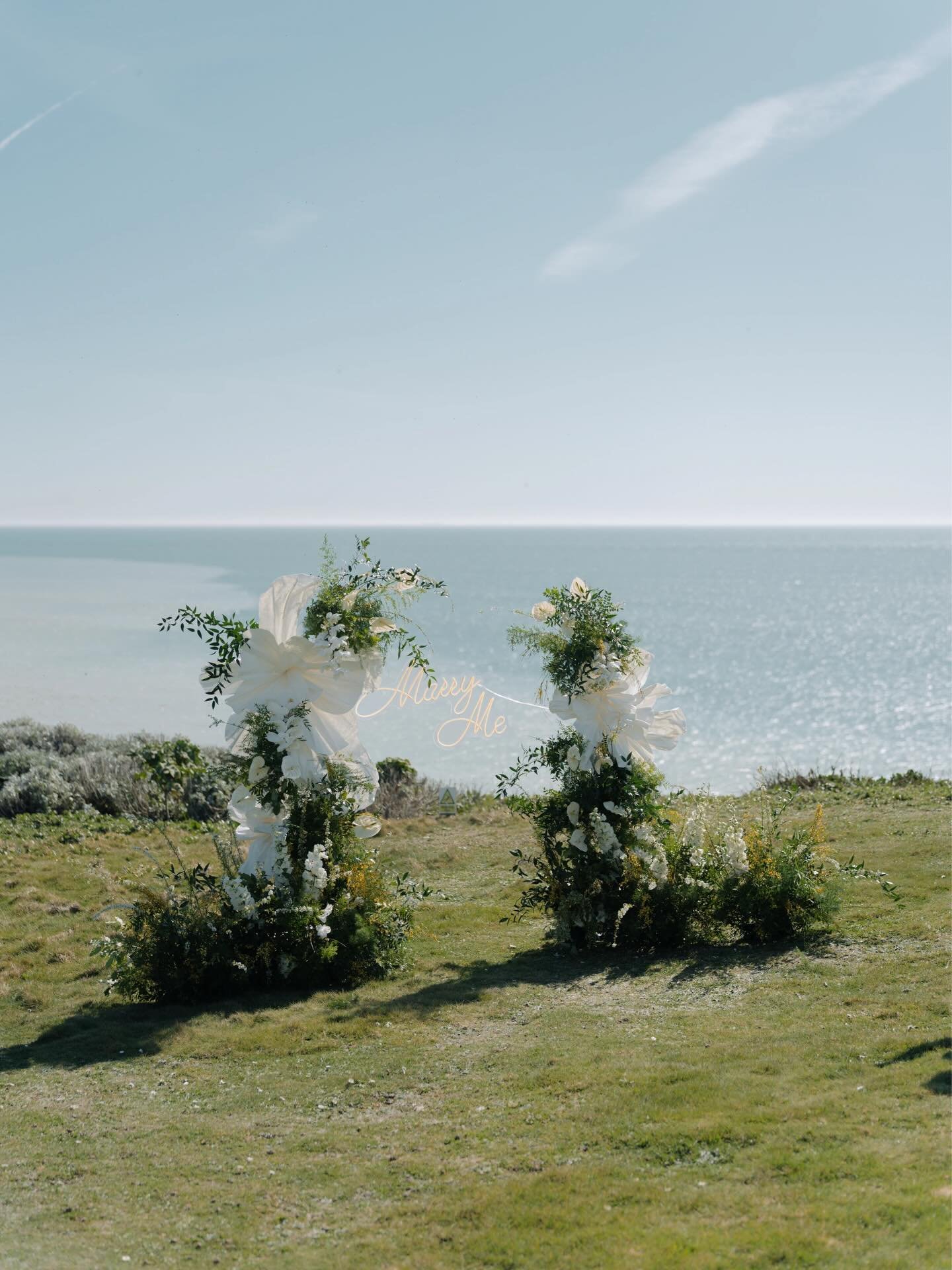 Months of planning led to this beautiful day.

Trusted by Jay to bring his vision to life, we combined two of his favourite elements&mdash;paper art and fresh flowers&mdash;to create something truly personal and meaningful.

Special thanks to Matt at