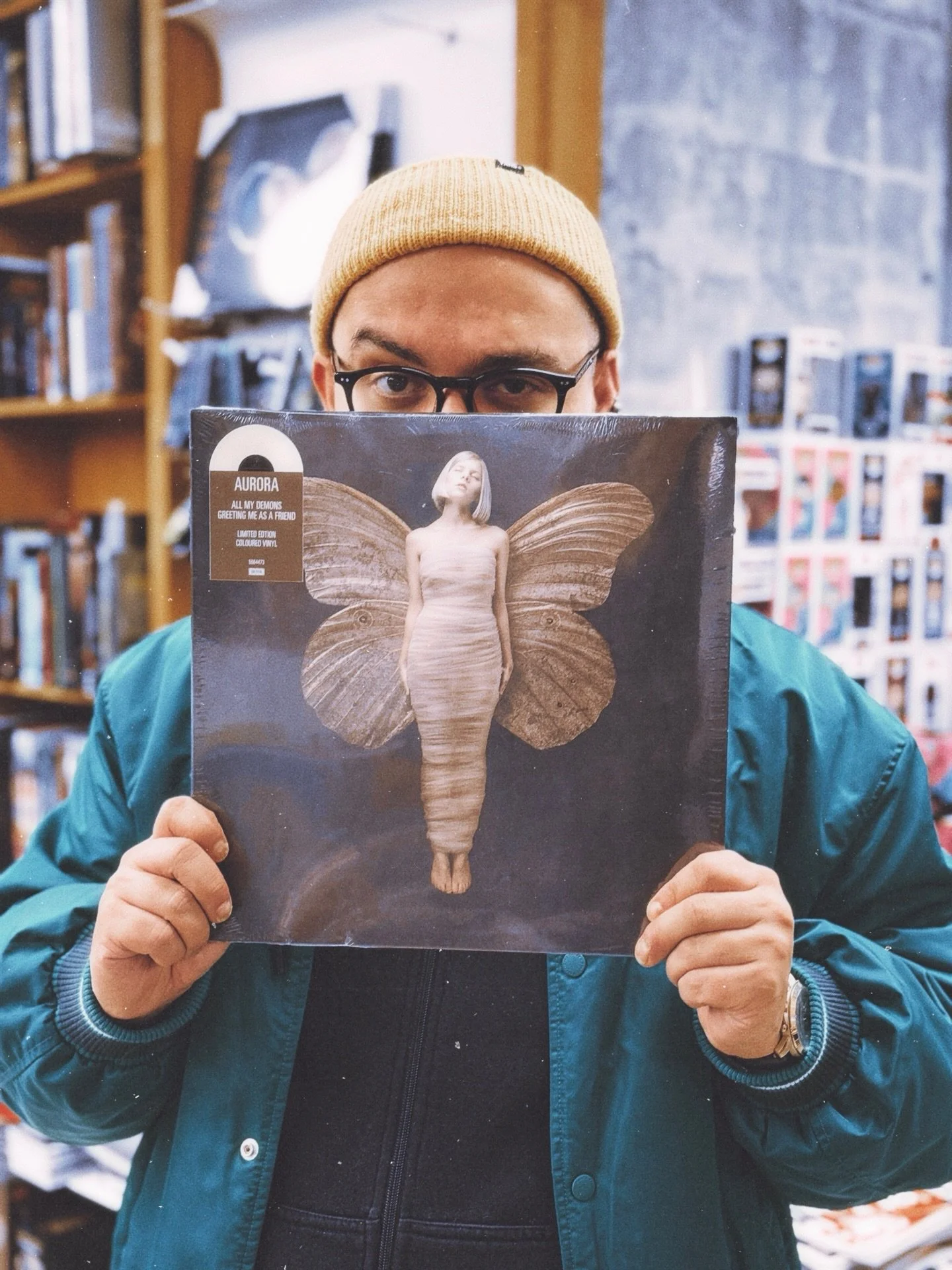 AURORA&rsquo;s debut All My Demons Greeting Me as a Friend still feels like opening a frost-kissed diary lit from within, an art pop and electro-folk blend shaped by Nordic melancholy and echoes of Bj&ouml;rk, Daughter and Fever Ray. At its center si