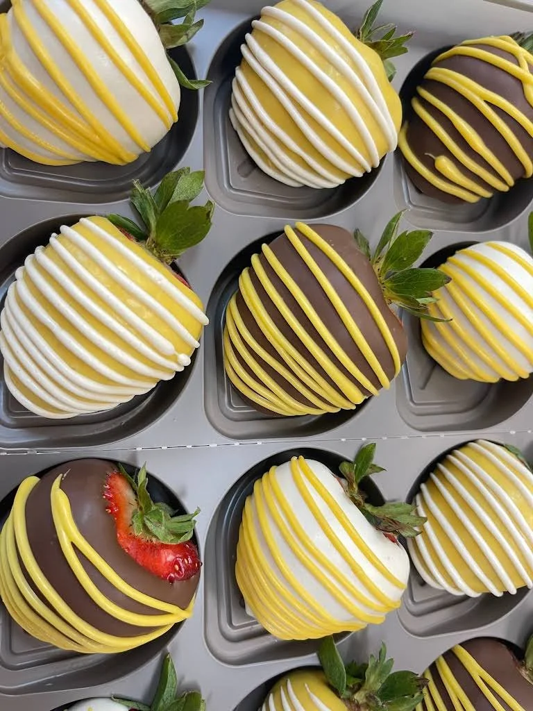 The Deluxe Dessert Table Package