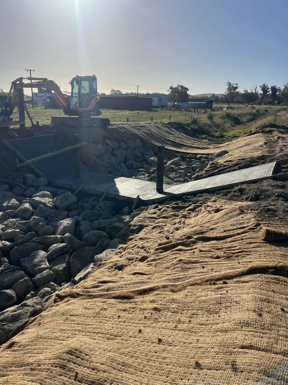 channel, digger, canterbury, rocks, landscape, water, storm