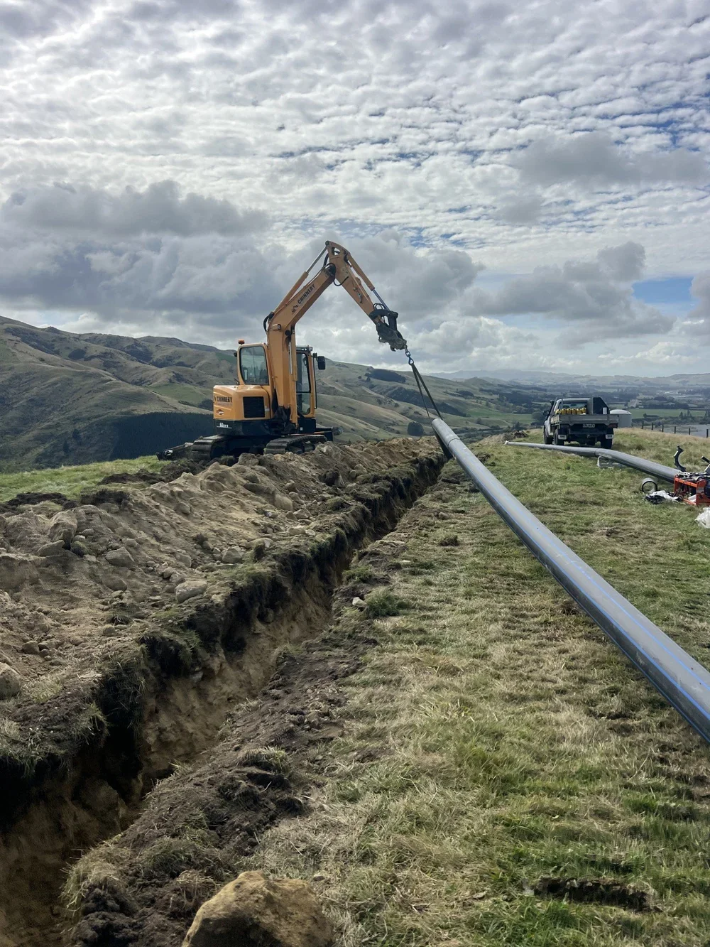 chinnery construction, chinnery construction ltd, digger, pipeline, hurunui, view