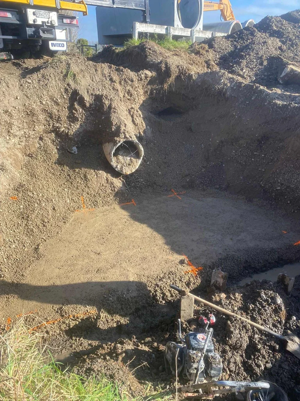 dirt, mid, building, construction, ltd, chinnery construction limited