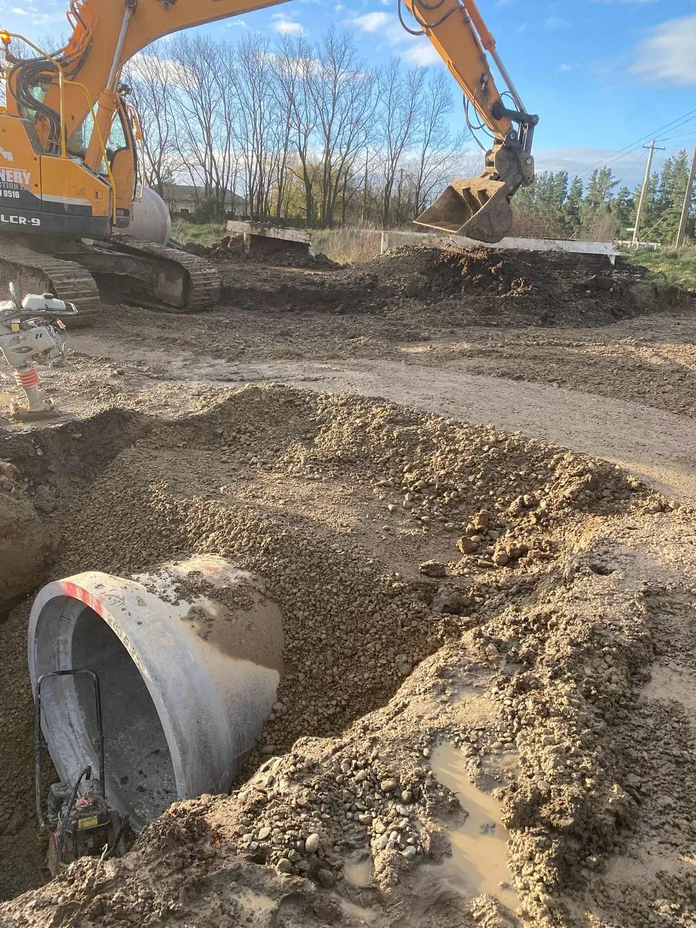 digger, pipe, dirt, ohoka, north canterbury, drainage, drain