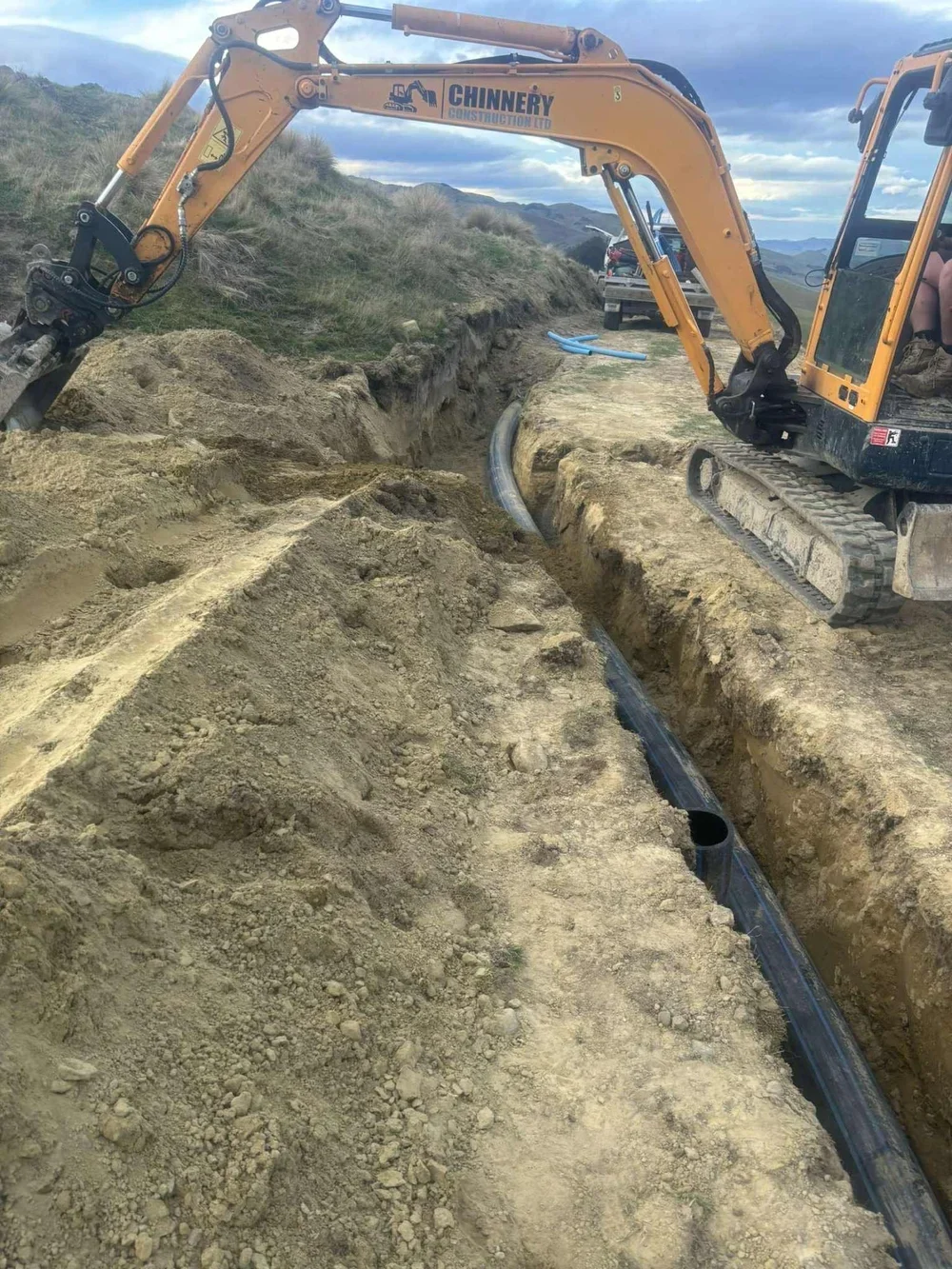 digger, dug, pipe, laid pipe, hurunui, north canterbury, canterbury