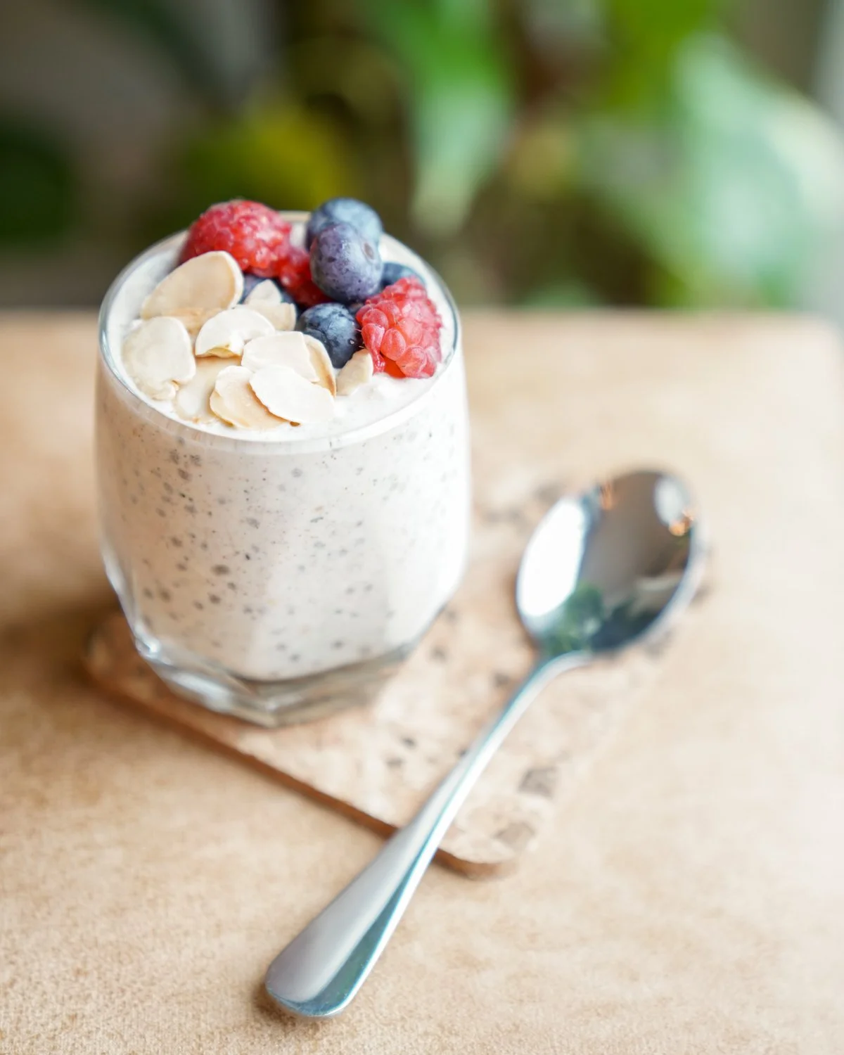 Blueberry & Almond Overnight Oats