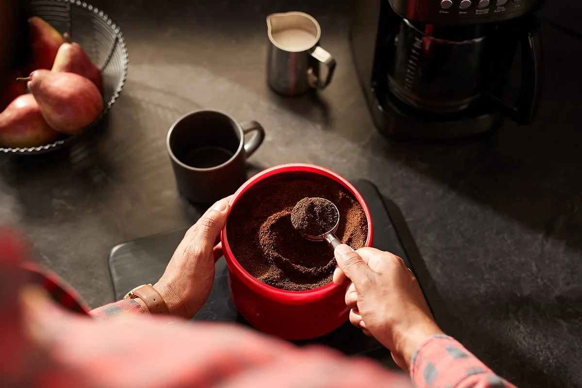 MeasuringCoffee LR.jpg