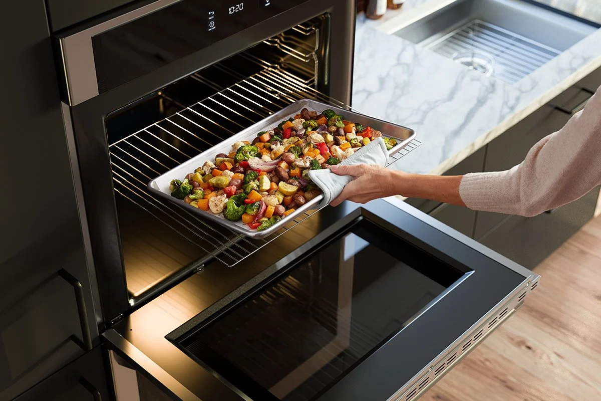 ElectroluxOven LR.jpg
