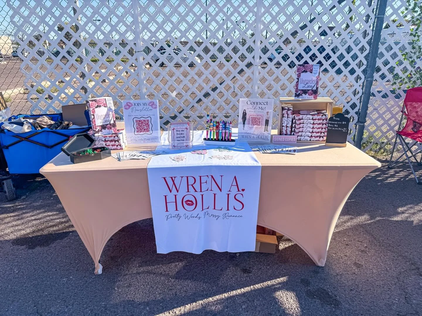 Bookstock from @notyouravgbookclub was so much fun!

Thank you to all the readers who stopped by and said hi!

It was so much fun yapping about books. 

Thank you to my assistant @snips_reads she&rsquo;s the real vip for keeping me sane!