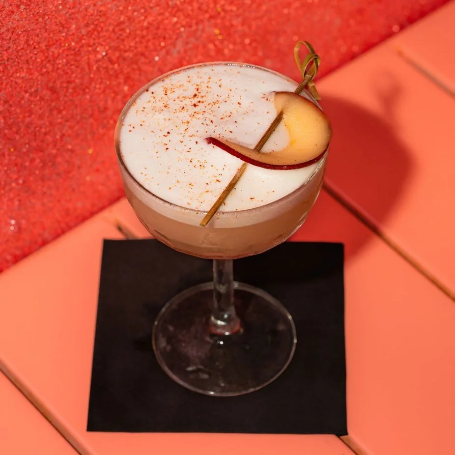 I&rsquo;ll tell you what you really want&hellip;a spiced pear fizz because TGIF. Start your weekend with us. 5pm to midnight. 

✨Spiced Pear Fizz✨
Gin, spiced pear syrup, egg white, lemon

📷 @stephncook