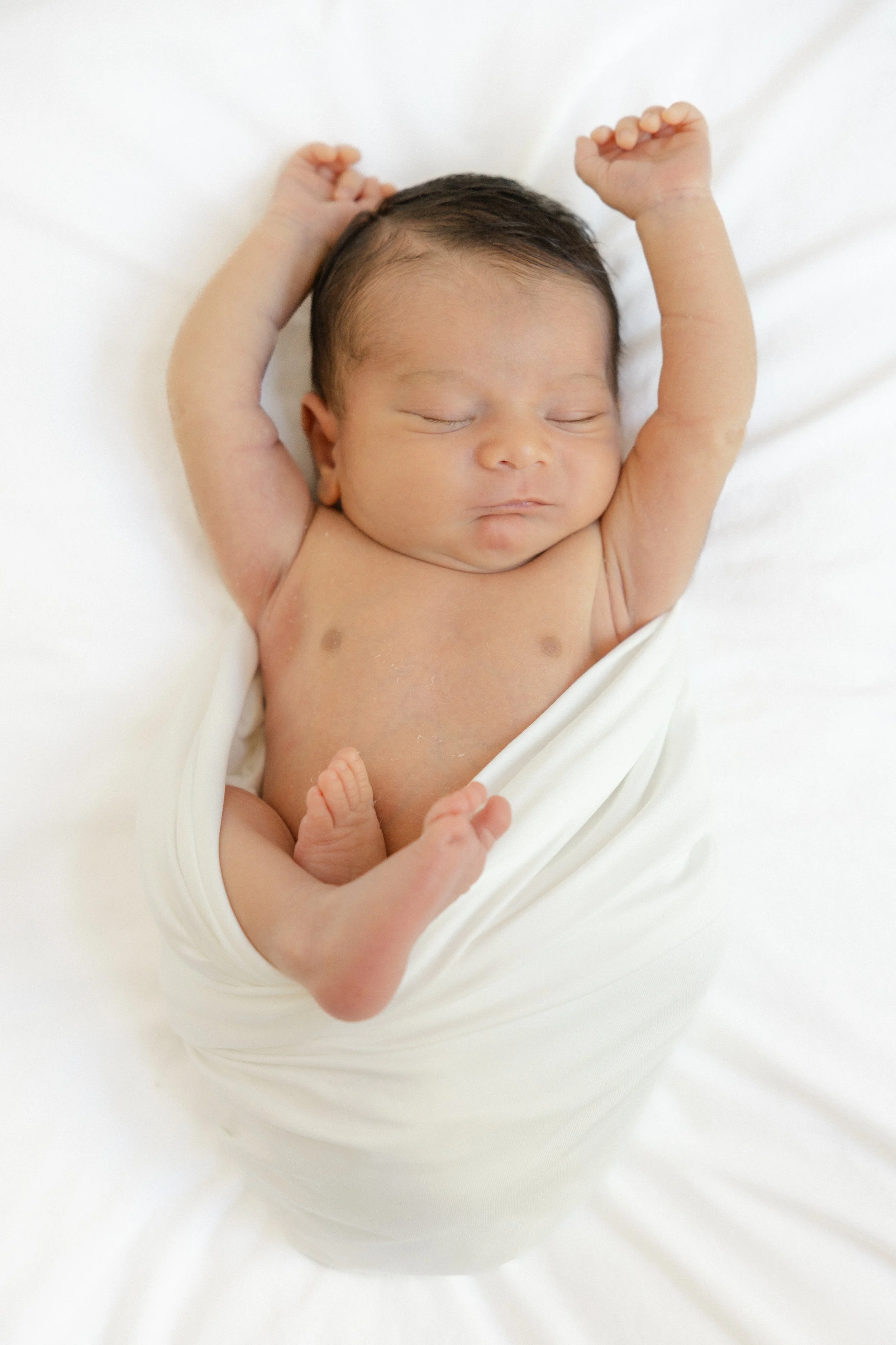 SwaddledBabyNewbornPhotographyLisbonLisboaFotografaNewbornsDocumented.jpg
