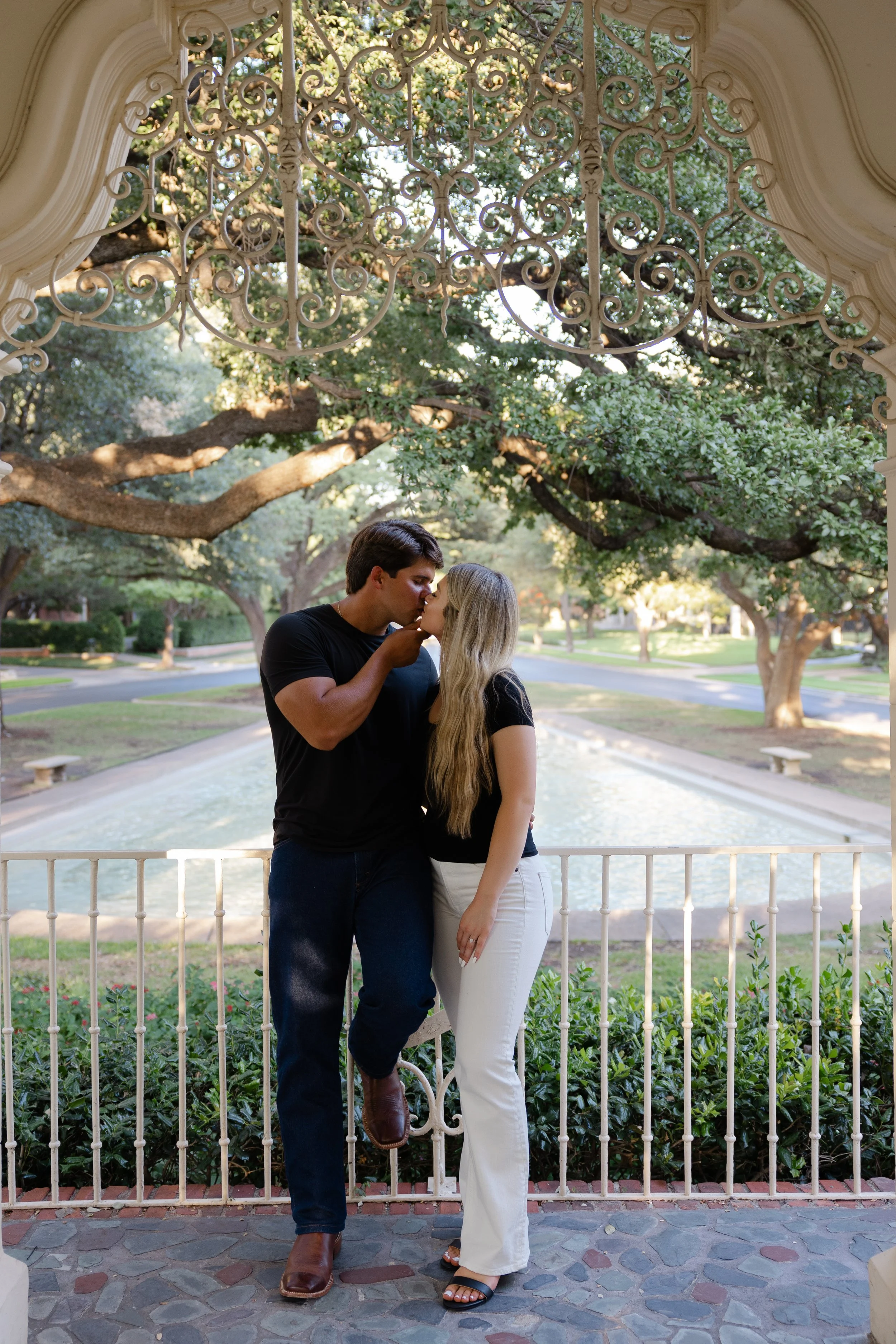 CouplesPhotographerLisbonPortugalWeddings.jpg