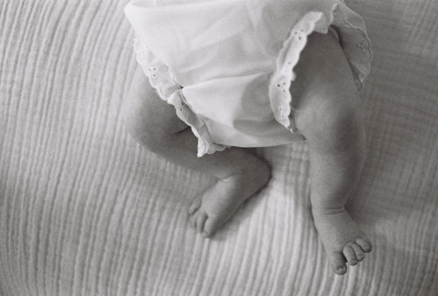 dallasnewbornphotographer2.jpg