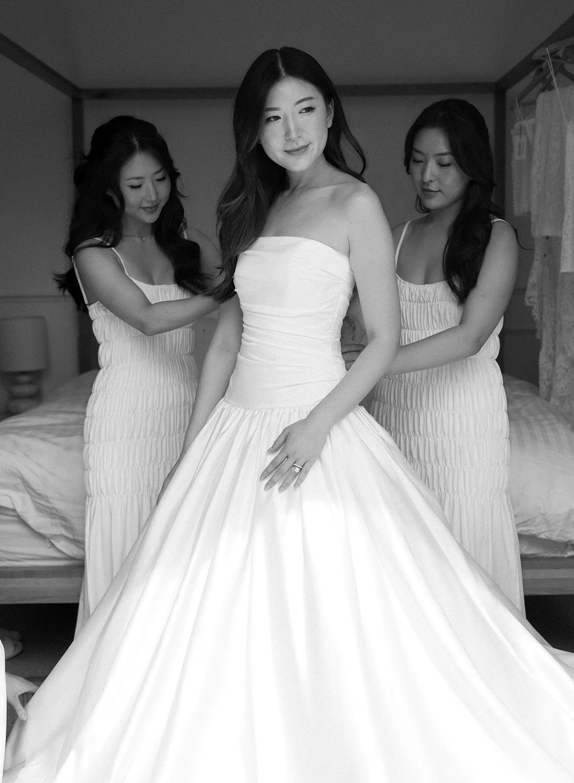 bridal-getting-ready-bridesmaids-portrait.jpg