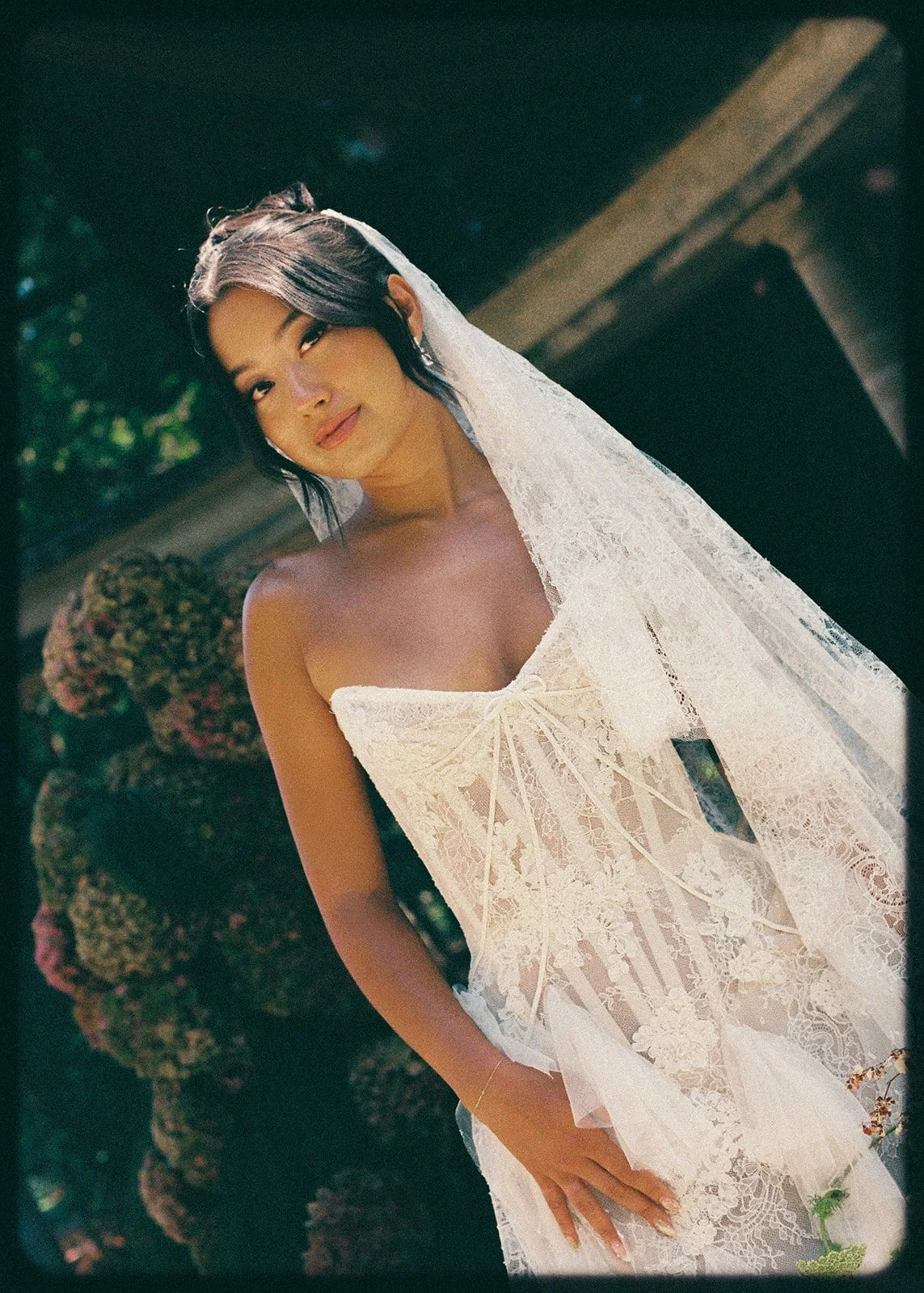 bridal-portrait-veil-hydrangea-backdrop.jpg