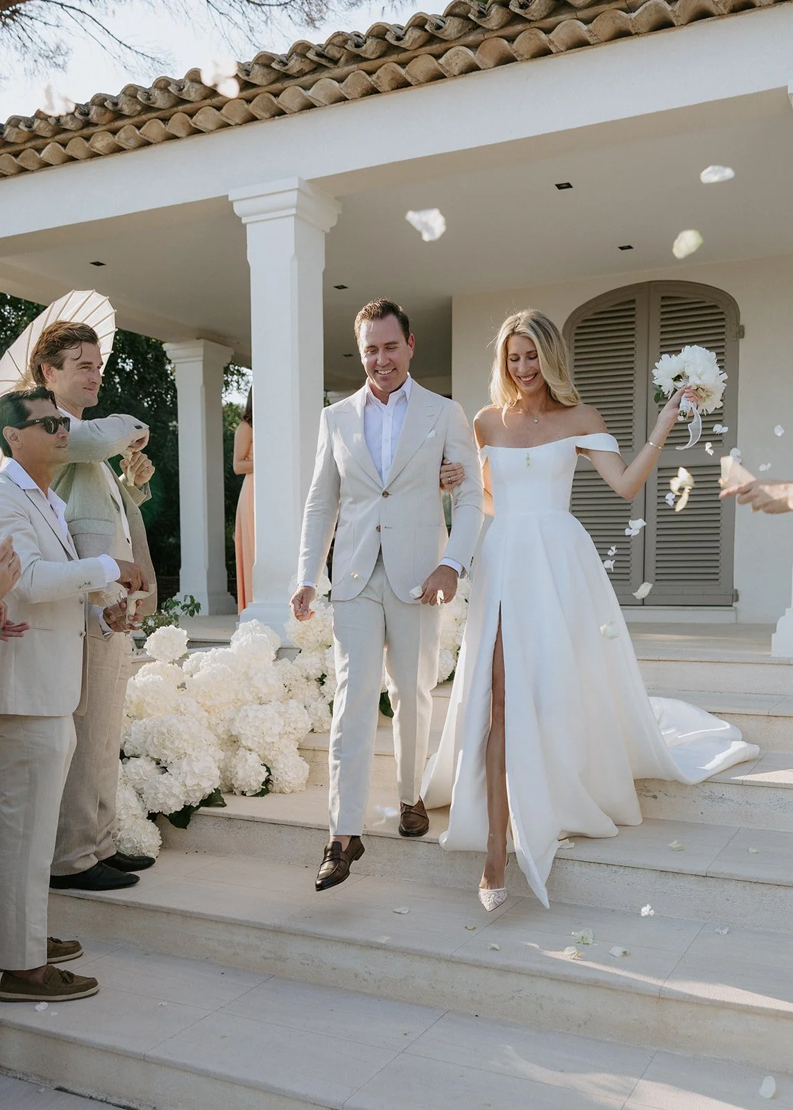 wedding-ceremony-exit-confetti-toss.jpg