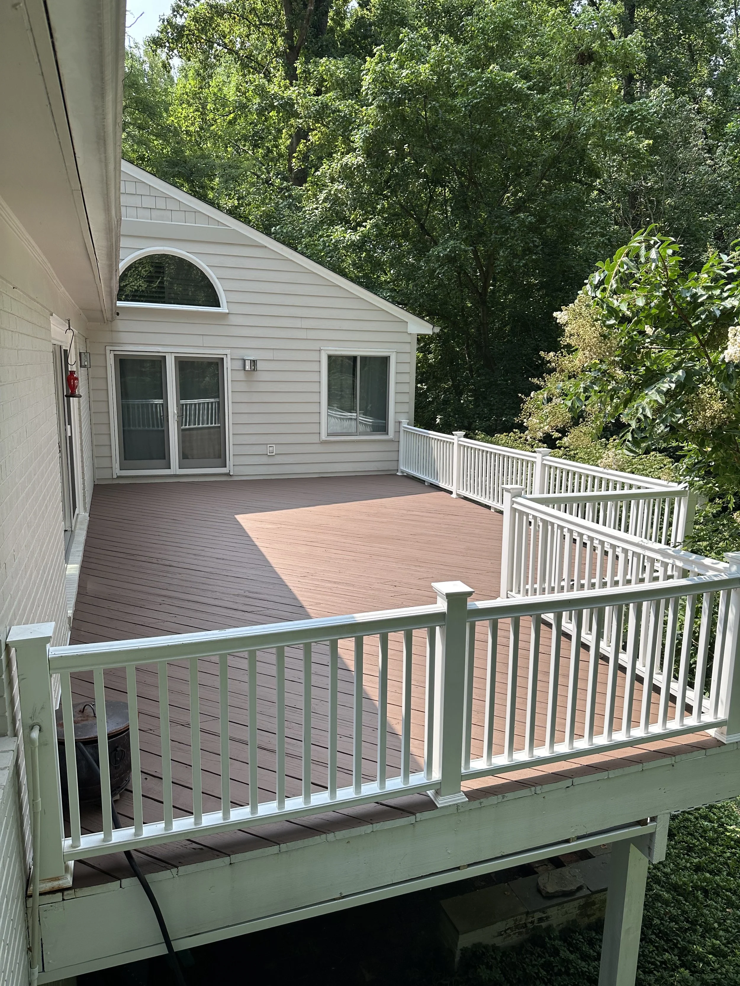 Deck Staining2.jpg