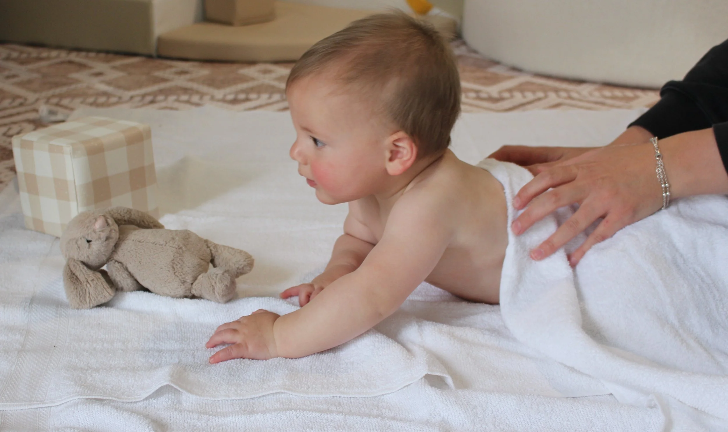 Infant massage baby massage baby relaxation relationation