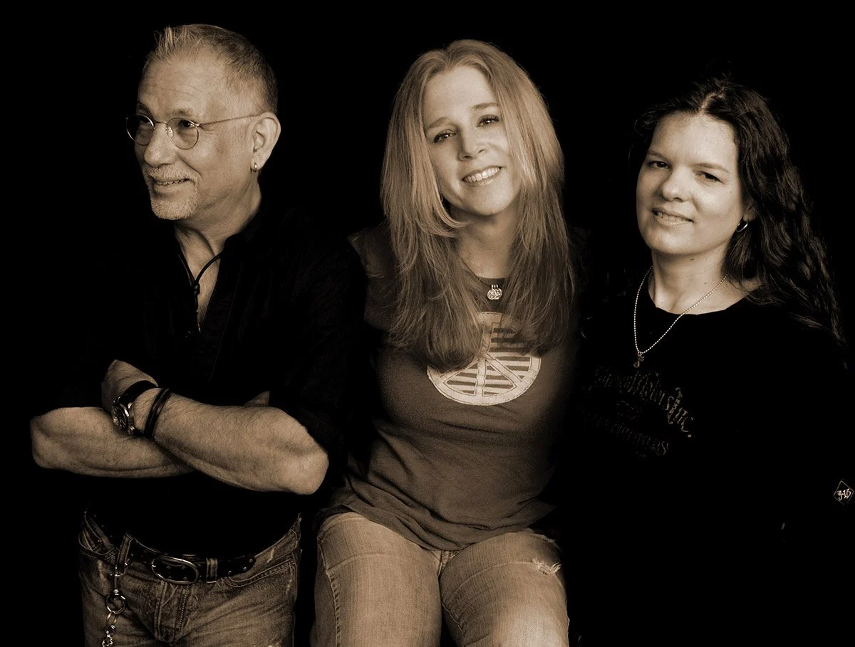 TRIO-promo-1200-l-photo-credit-Robert-Stolpe.jpg