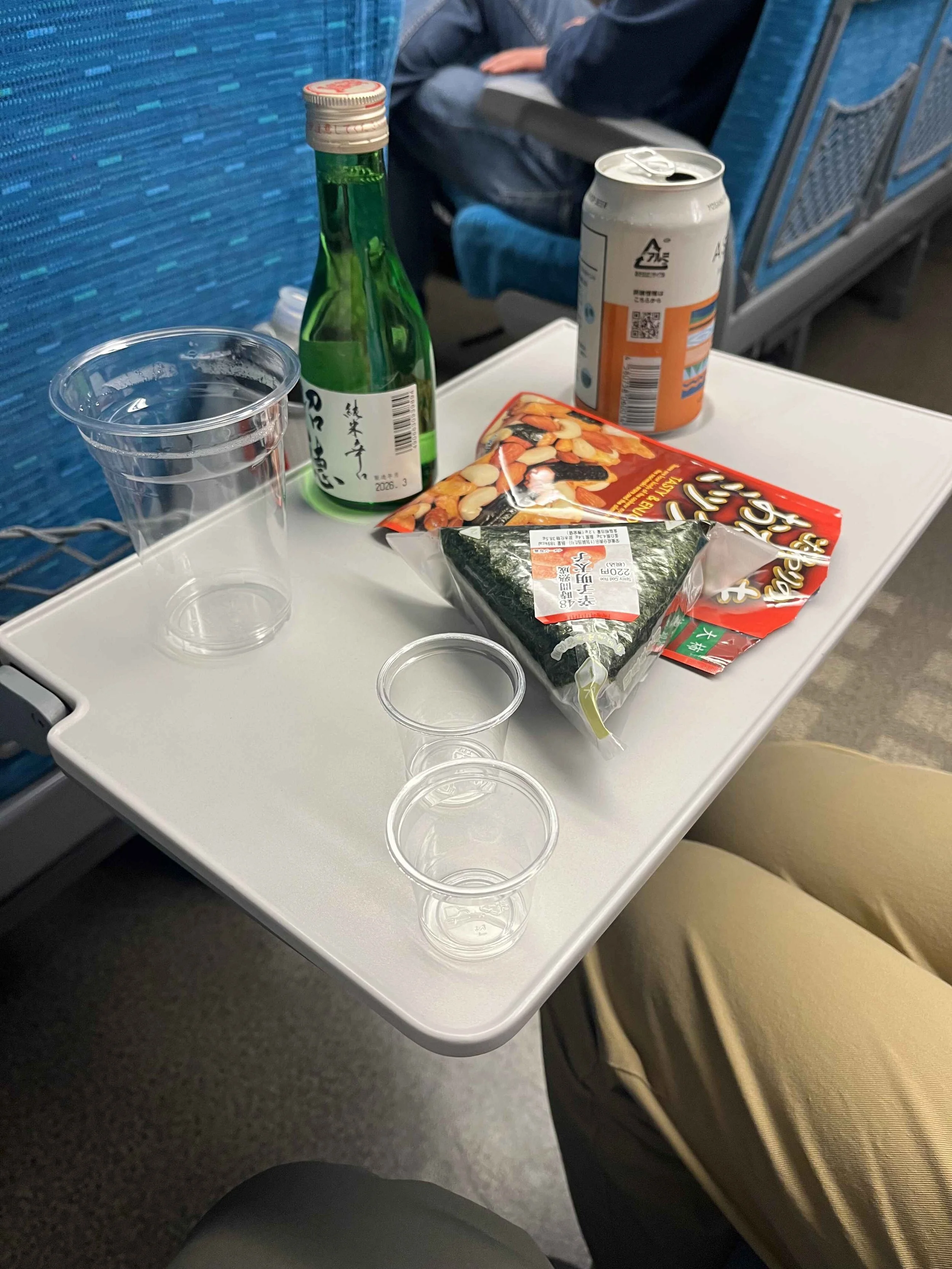 another train, another conbini snack run