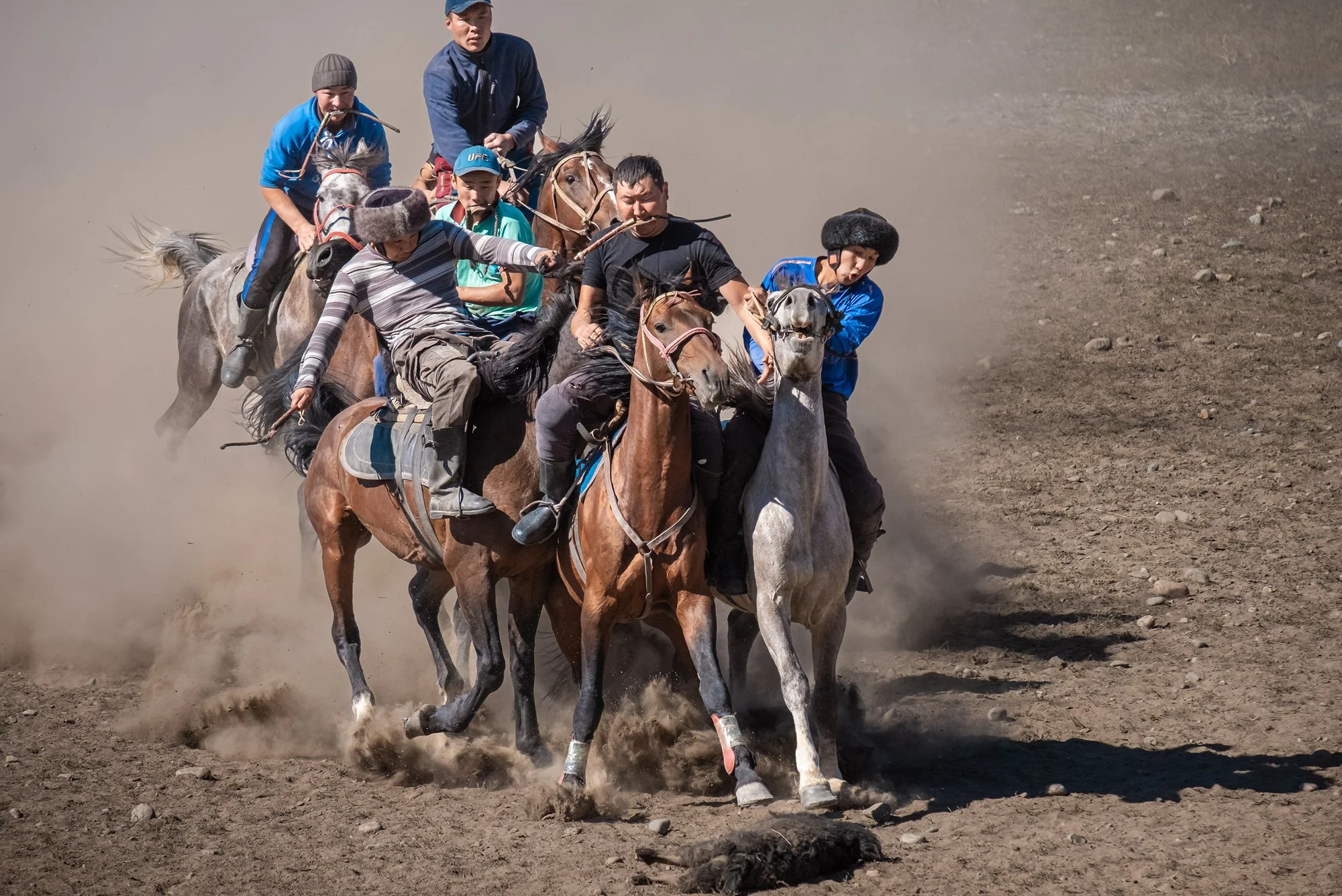 buzkashi-traditional-sport-cultural-photography-eleanor-moseman.jpg