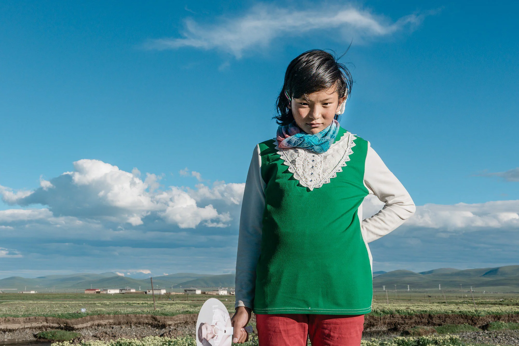 tibetan-child-landscape-environmental-portrait-eleanor-moseman.jpg